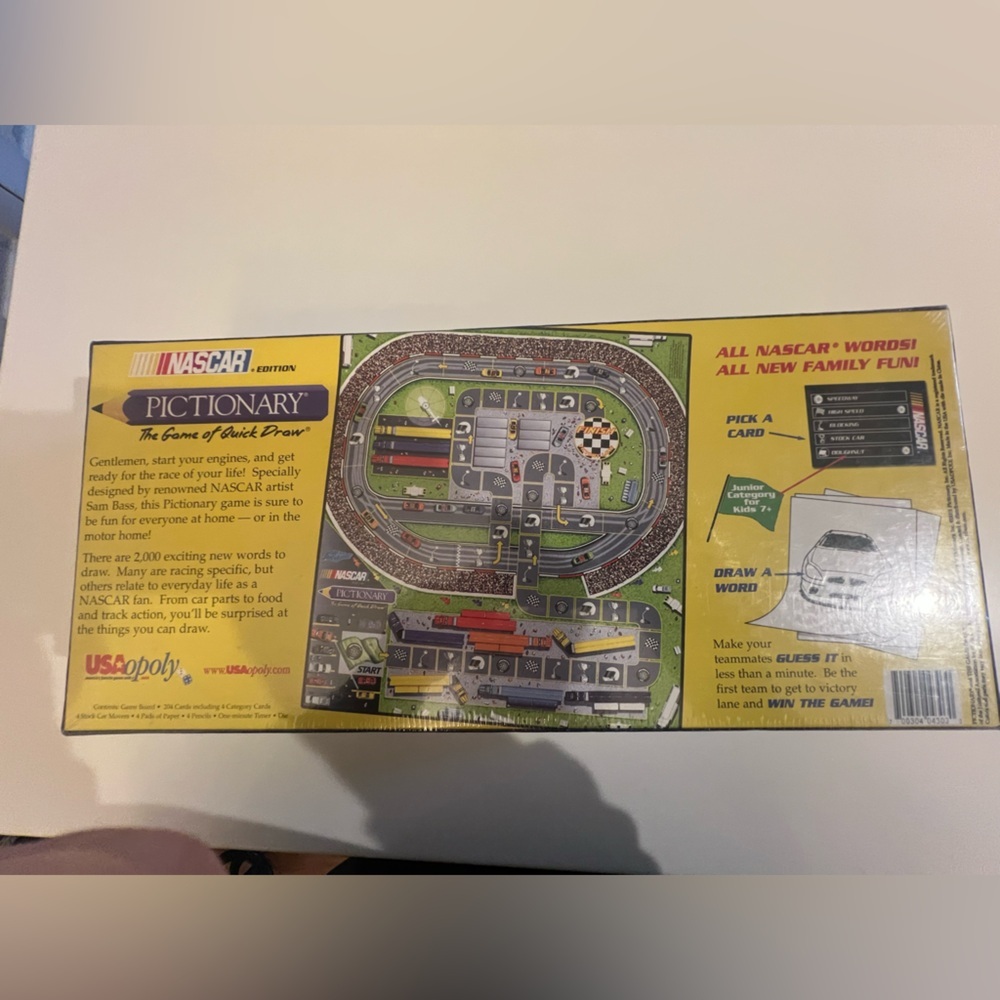 NASCAR EDITION PICTIONARY FEATURING 2,000 NASCAR RELATED WORDS TO SKETCH & GUESS